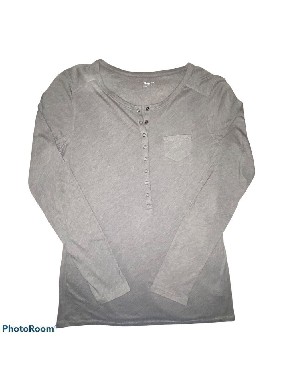 GAP. Long Sleeve Snap Front Grey t shirt.